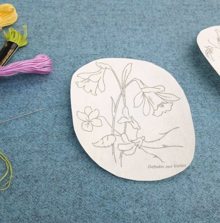 Embroidery motif sticker - Daffodil - vintage style small flower transfer 