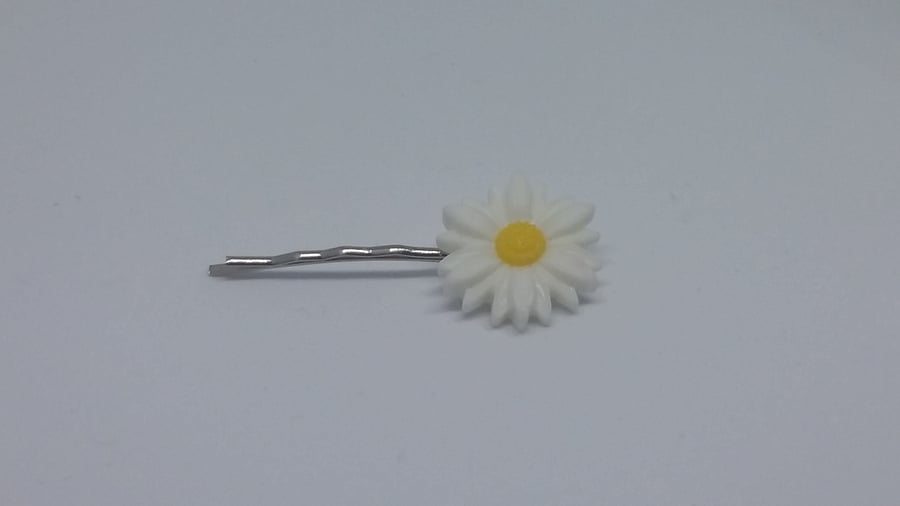Large daisy bobby pin hair clip