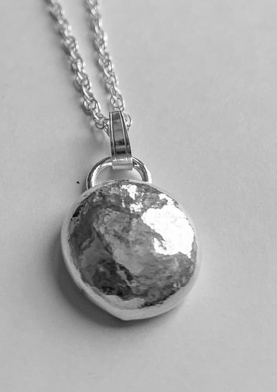 Silver Pebble Pendant necklace 