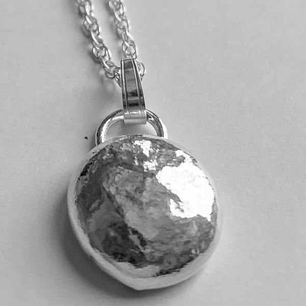 Silver Pebble Pendant necklace 