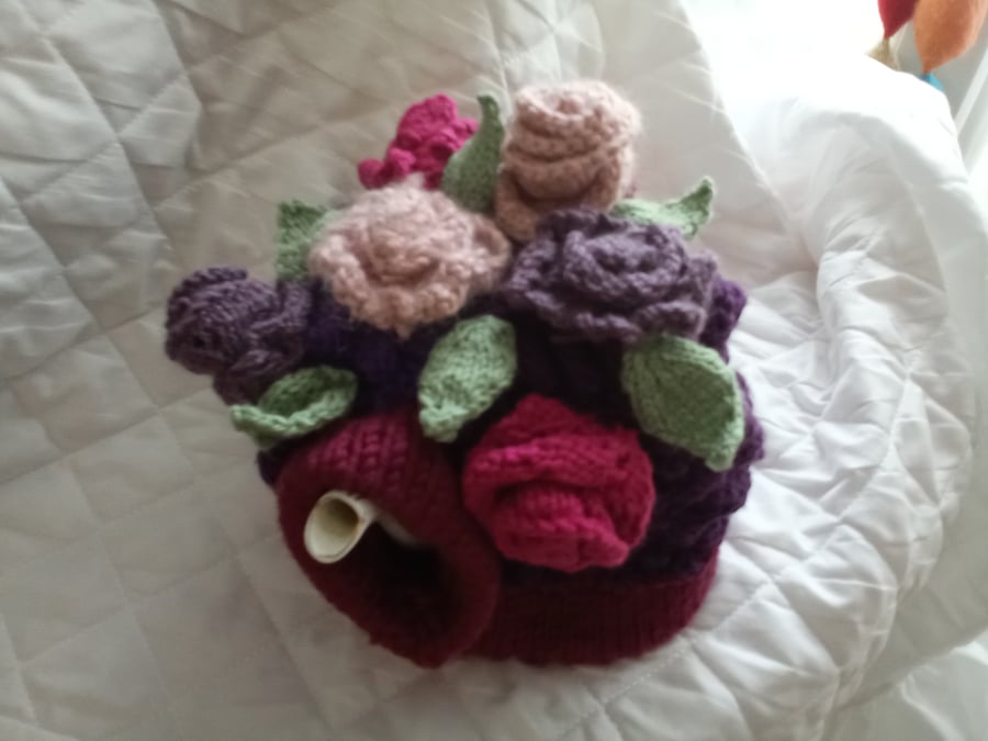 'Say it with flowers' tea cosy