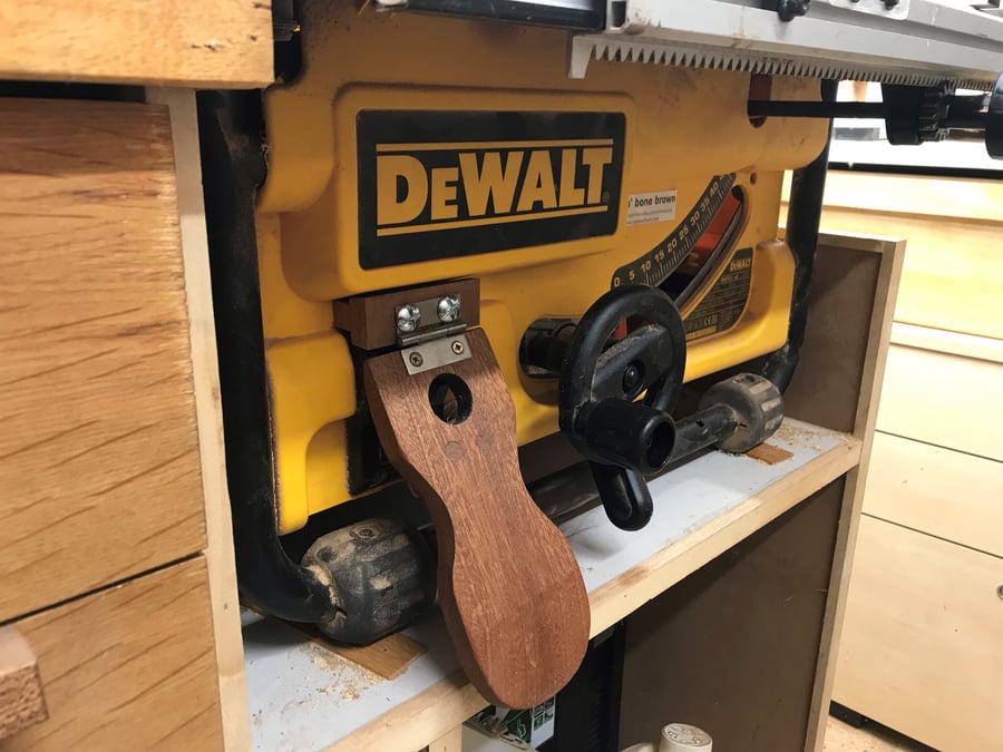 Safely STOP your Dewalt DW745 Tablesaw with a  "Flappy Paddle" 