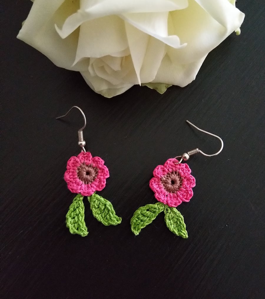 Crocheted floral earrings 