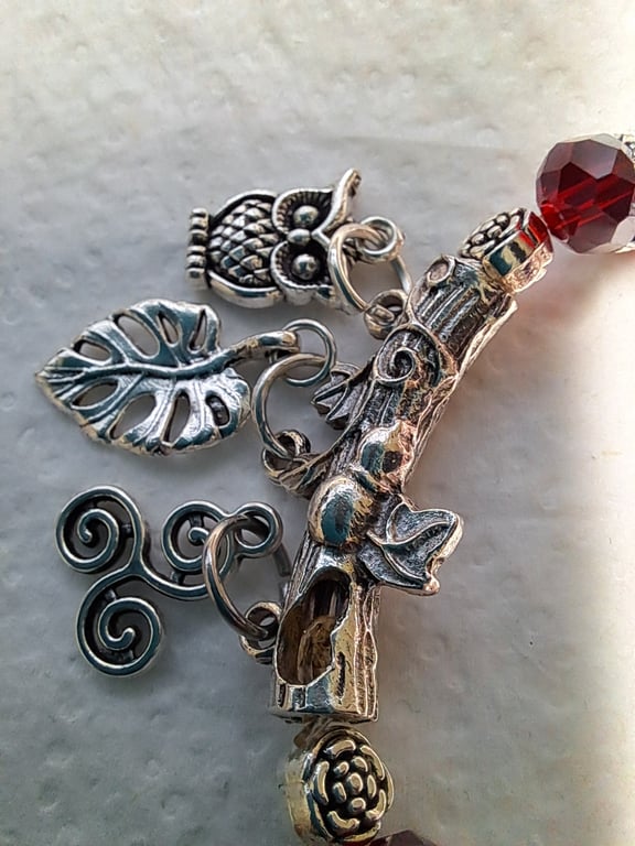 Stretch Red Rondelle Chevron Bracelet 