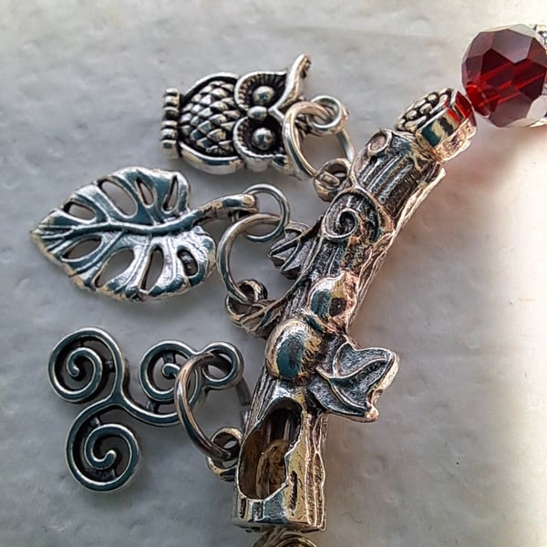 Stretch Red Rondelle Chevron Bracelet 