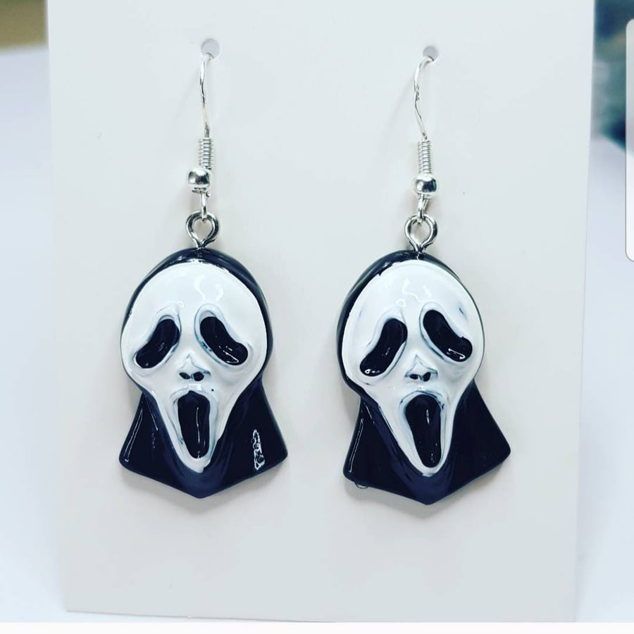 Handmade horror movie scream earrings.