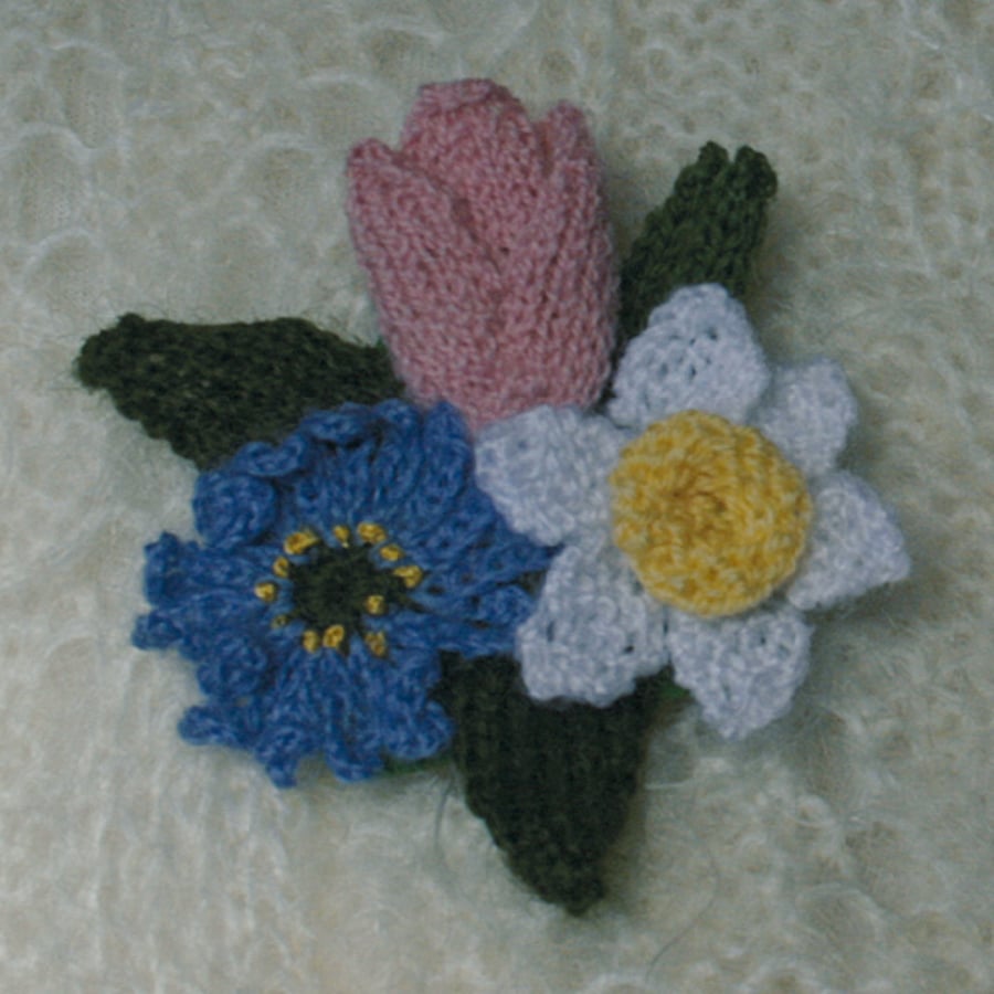 Spring flowers - brooch