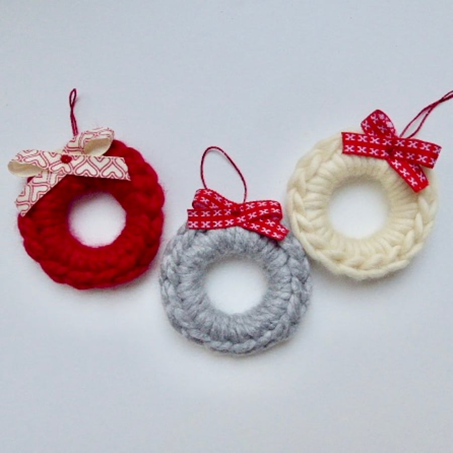 Crochet wreaths, set of three mini wreaths, Christmas tree decorations