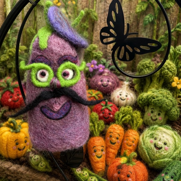 Needle Felted Aubergine, Felted Vegetable, Wool Aubergine 