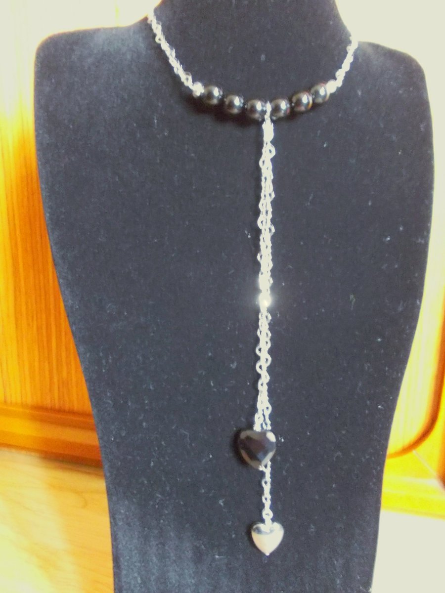 Chain and agate choker necklace with heart charm drop