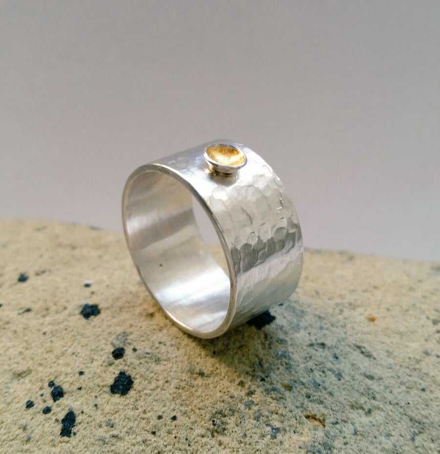SALE Wide band textured hammered silver ring with little 24ct gold cup