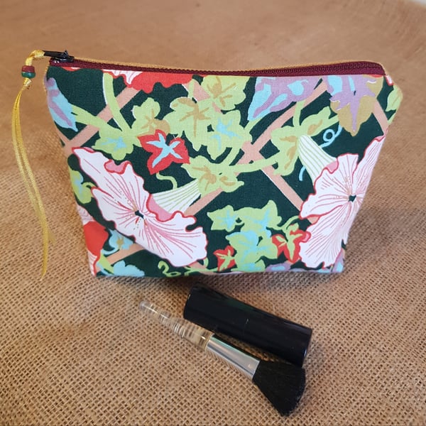 Zipped pouch: vintage floral print 