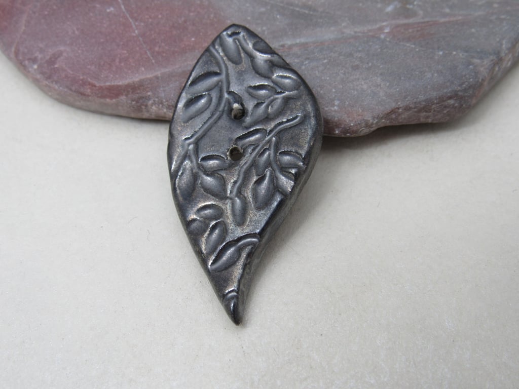Medium Metallic Leaf Shaped Ceramic Button