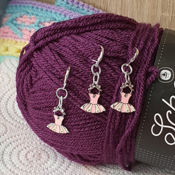 Pink dress Stitch markers 