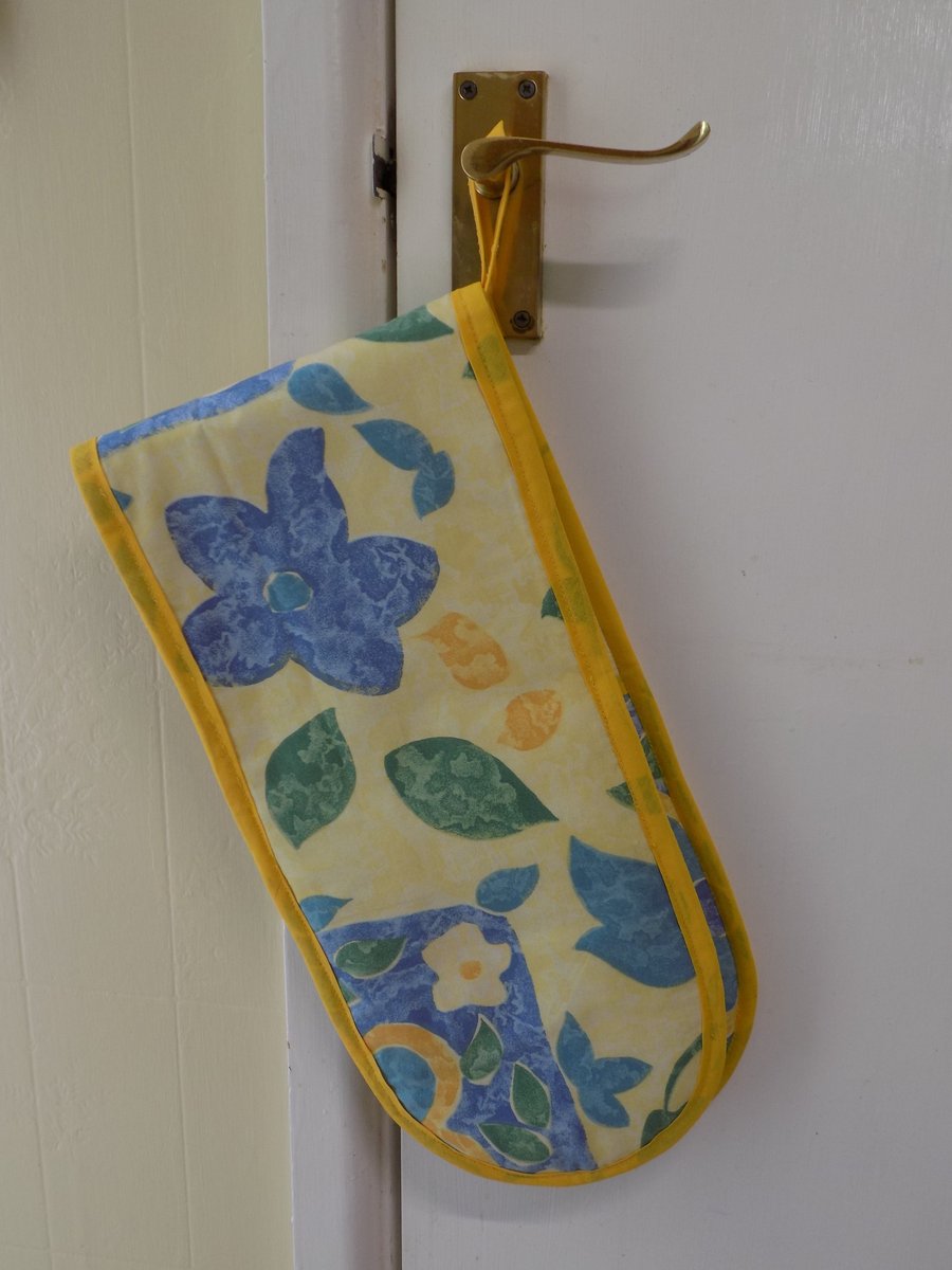 Blue & Yellow Contemporary Floral Double Oven Gloves Heat Resistant Oven Mitts