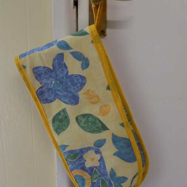 Blue & Yellow Contemporary Floral Double Oven Gloves Heat Resistant Oven Mitts
