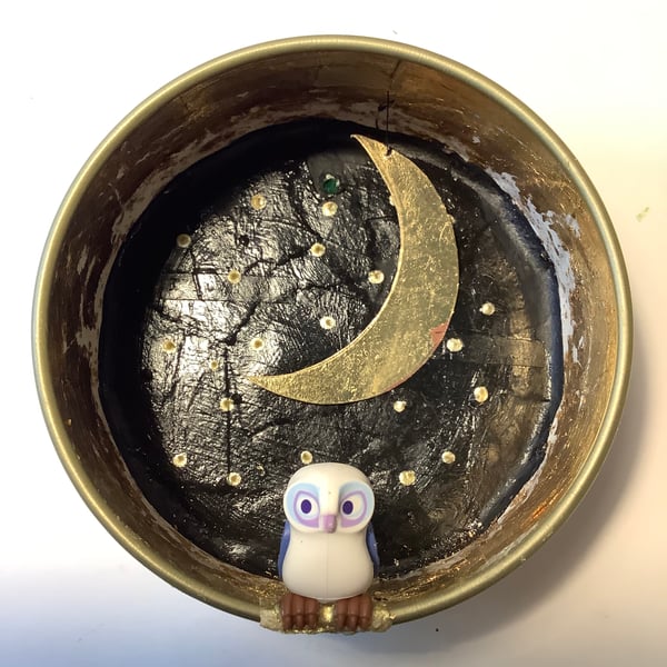 Moon  gazing owl. Mixed media tin. Playmobil.