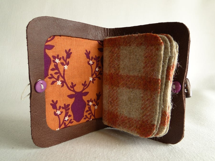 Needle Case in Brown Leather with Stag Fabric Interior - Sewing needle Case