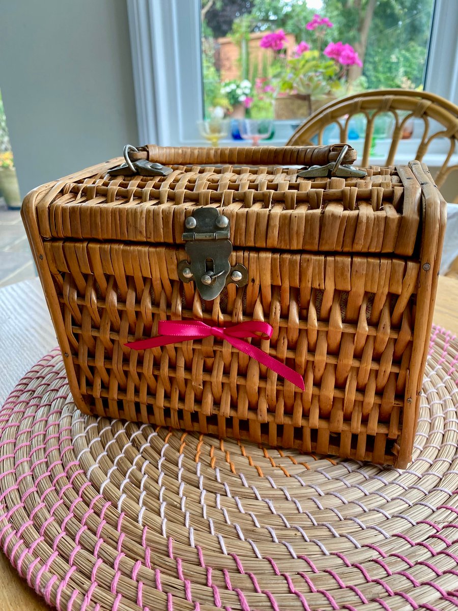 Cute vintage wicker handbag - revamped and relined