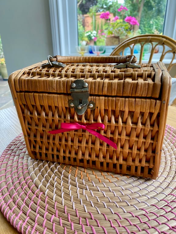 Cute vintage wicker handbag - revamped and relined