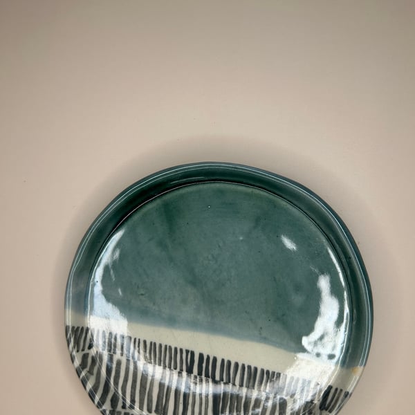 Green and grey line coaster dish