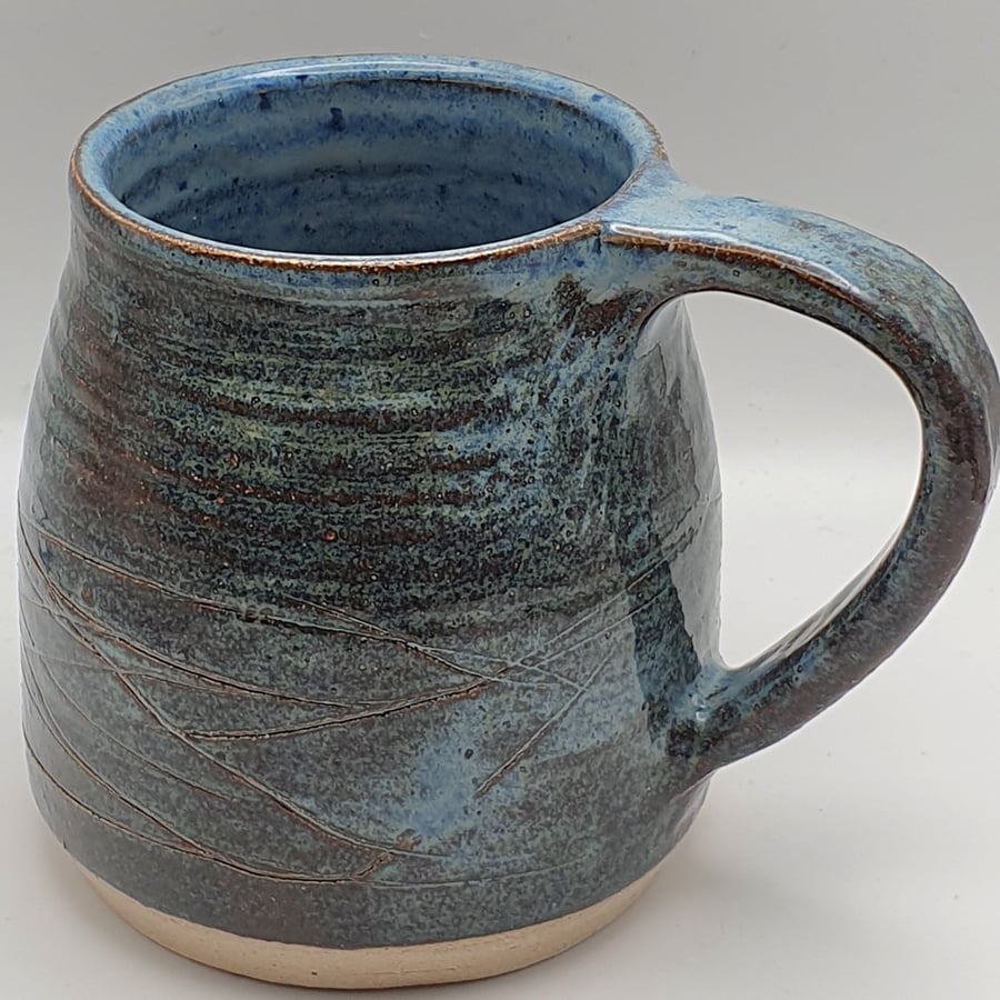 Stoneware mugs 