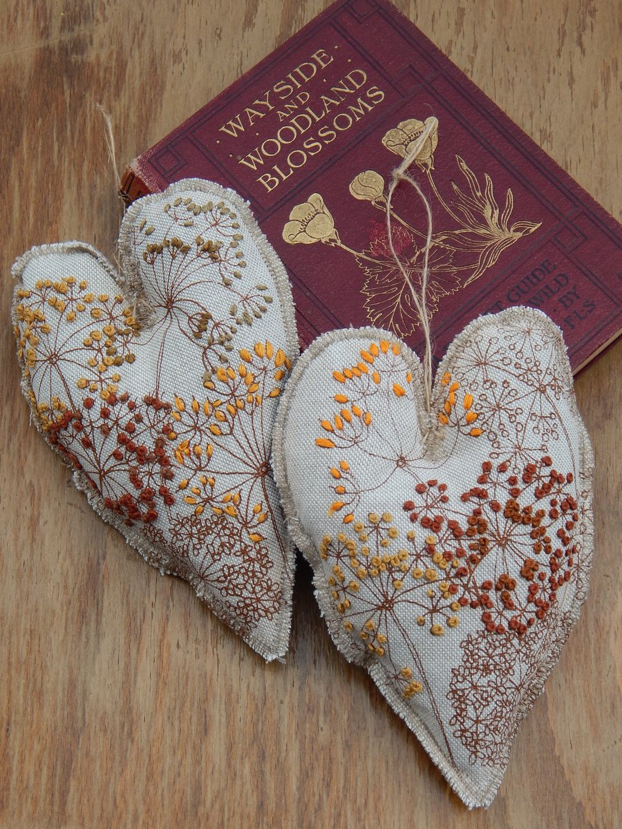 2 Hanging hearts - Cow Parsley 