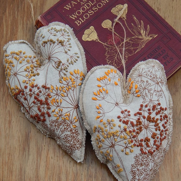 2 Hanging hearts - Cow Parsley 