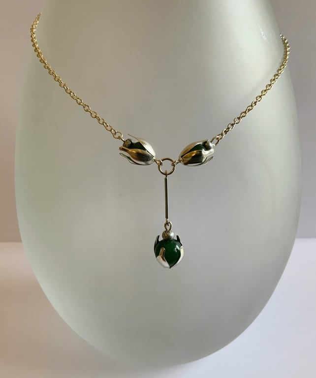 Flower Cap Bead Chain Necklace.