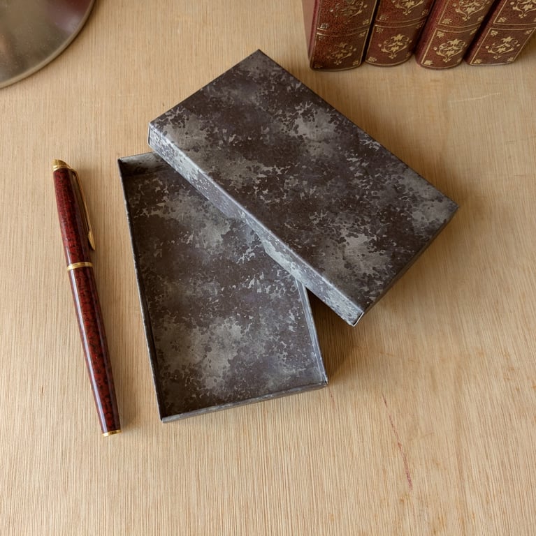 'Cloud Glow' - A handmade, ultra-thin, necklace gift box (Code: FBPACG)