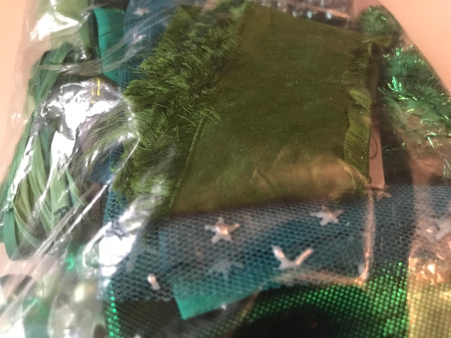 Bag of Green Crafty Stuff “Allsorts” (Bag A10)