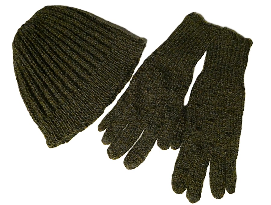 Knitted handmade hat and gloves set - green