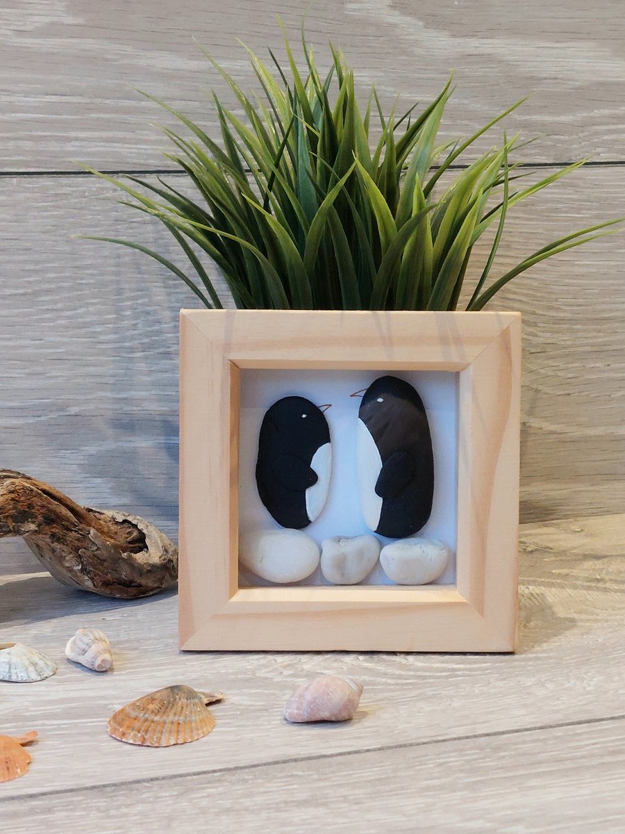 Cornish pebble penguin frame 