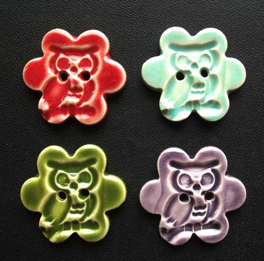 Set of four large owl ceramic buttons