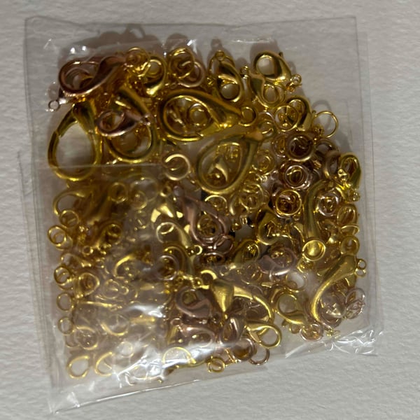 Assorted gold colour clasps for jewellery making (f26)