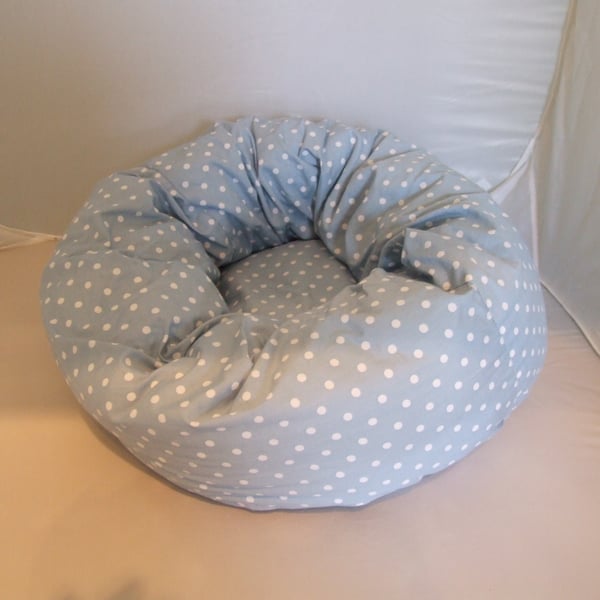 Lovely soft bed for cat or small dog