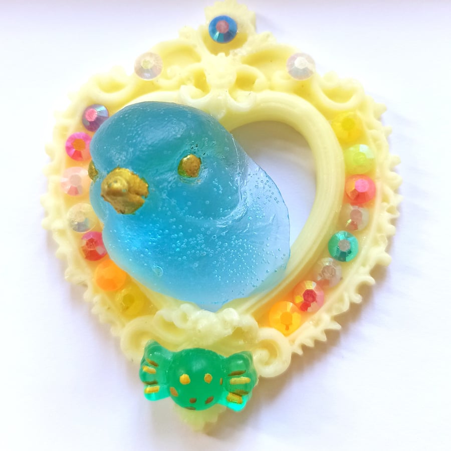 Just about the cutest resin bird brooch ever!