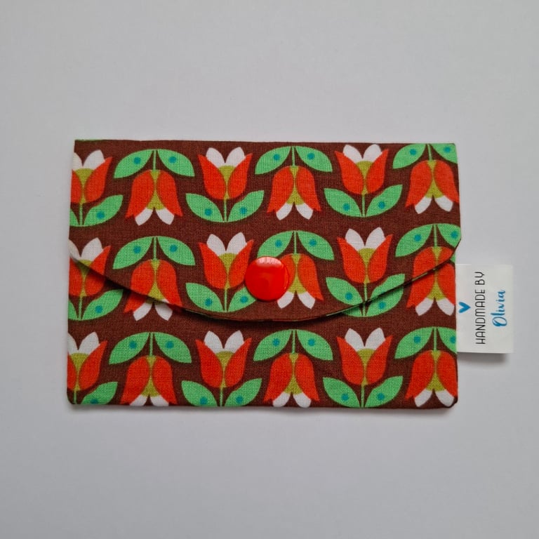 Retro style patterned card holder
