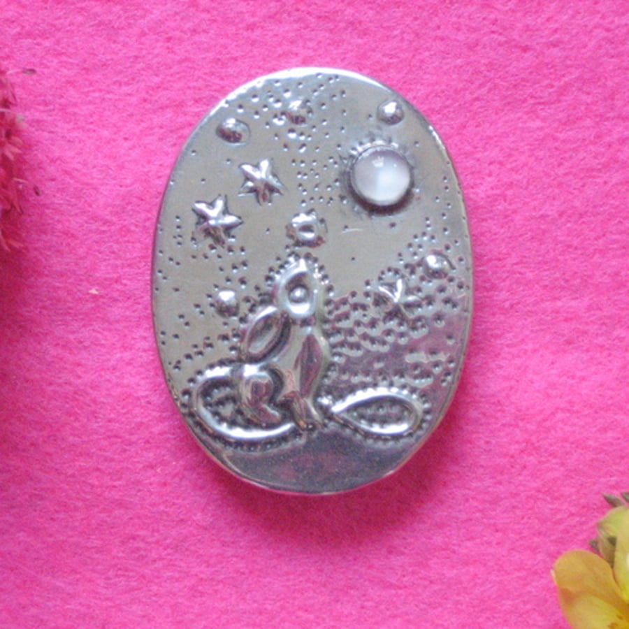 Moon-gazing hare pewter brooch