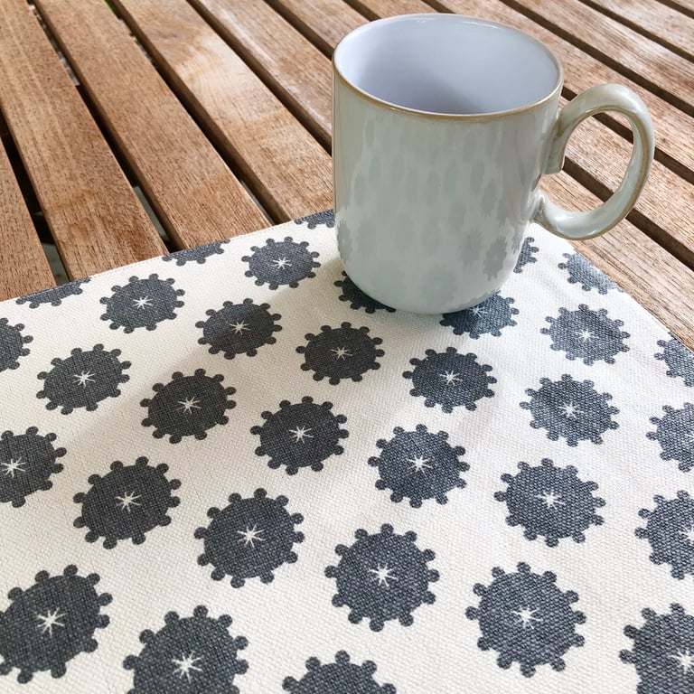 Set of 6 Cream and Grey Reversible Placemats