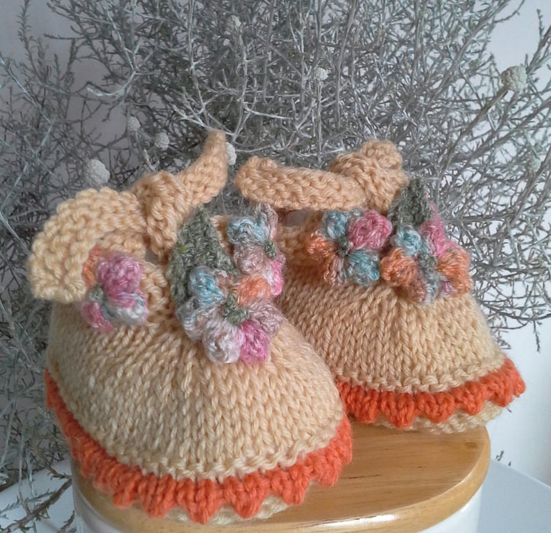 Designer Luxury Baby Girl's 'Jeager' Flower Shoes  3-9 months size