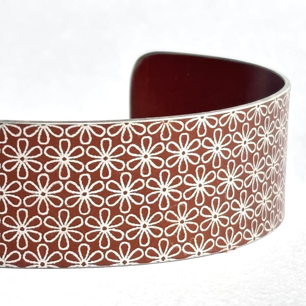 Geometric flower print cuff bracelet dark bronze