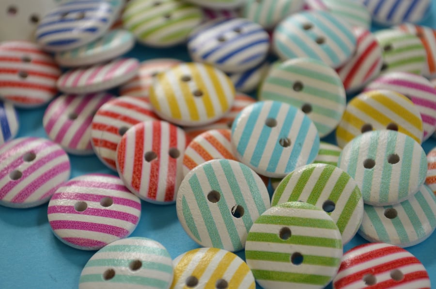 15mm Wooden Striped Buttons Random Mix 10pk Stripe Stripey (SST2)