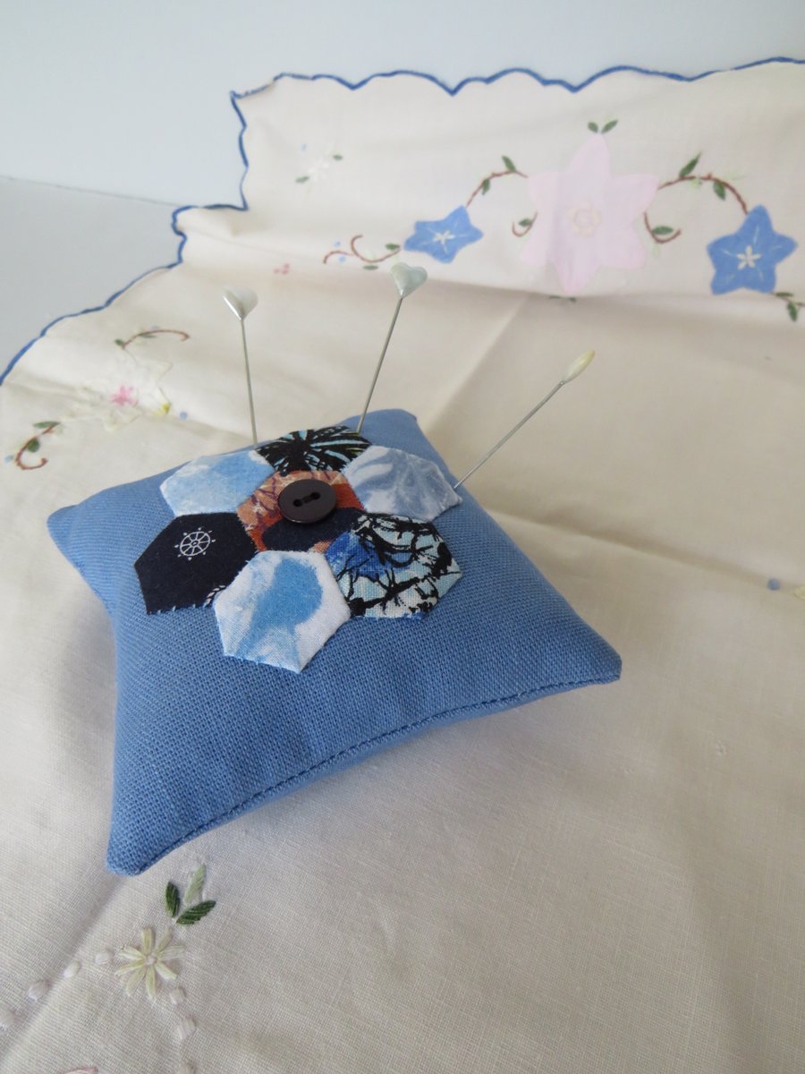 Small Hexi pin cushion 