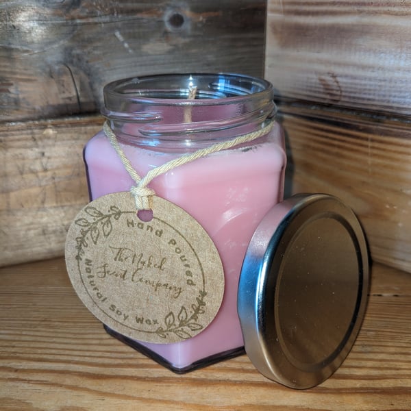 MARSHMALLOW SCENTED, HAND POURED, SOY WAX CANDLE – 220G
