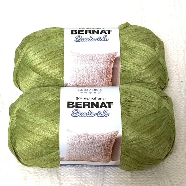 2 Balls x 100g Bernat Suede-ish Yarn : Colour Cypress : Bulky yarn