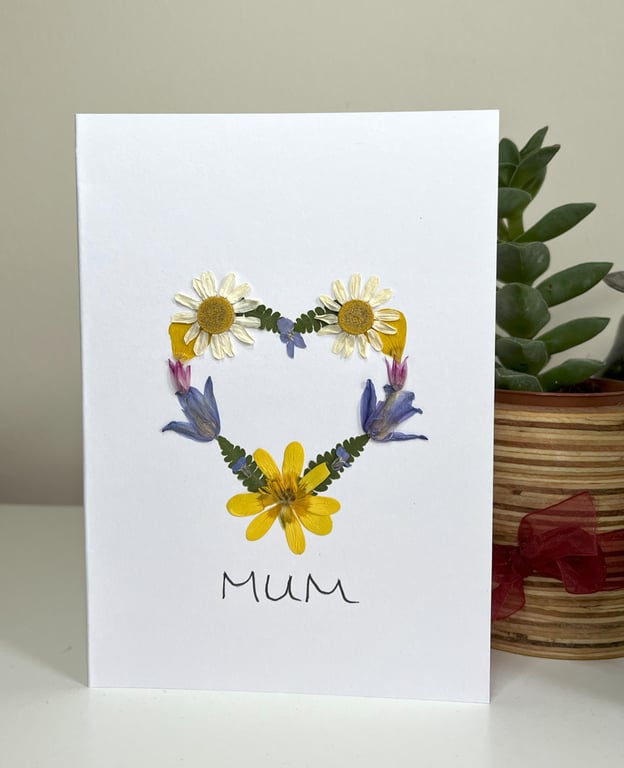 Handmade Real Pressed Flower Heart, Greeting Card 