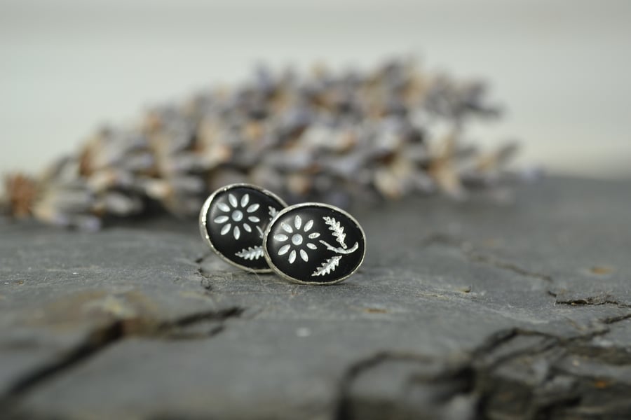Black vintage glass stud earrings