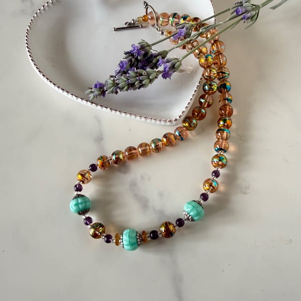 Colourful bead necklace with toggle clasp. 
