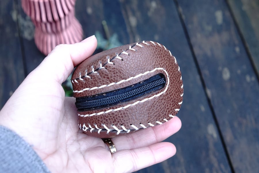 Handmade Leather Baseball Coin Wallet, Minimalist Coin Wallet, Coin Purse